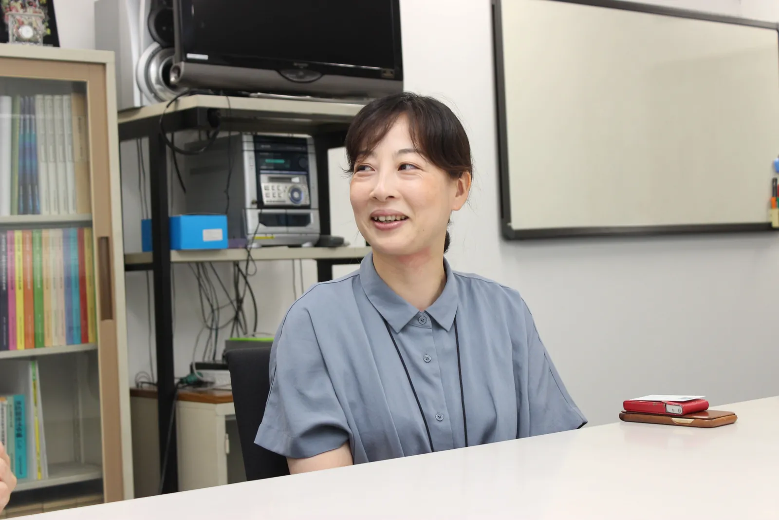 インタビューで話す東京舞台照明 大阪の方